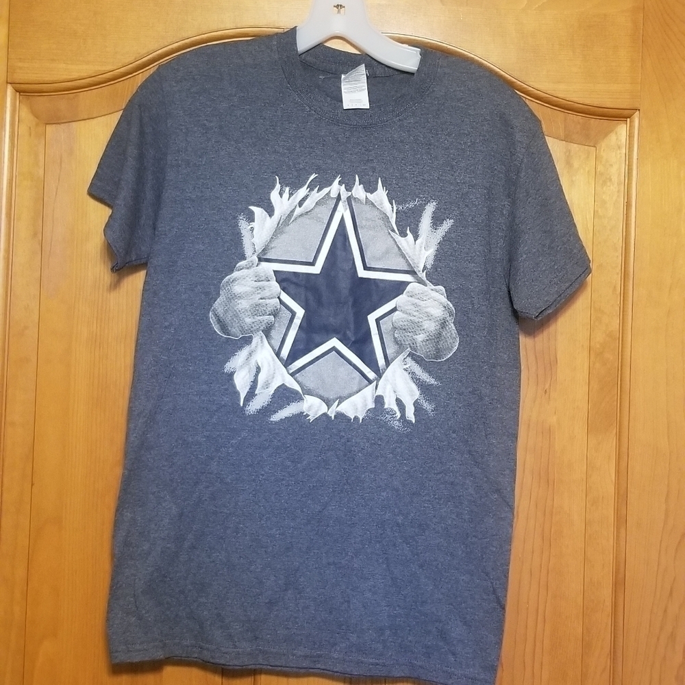Dallas Cowboys NWOT NFL Adult Size Small Tee. Cowboys Nation
